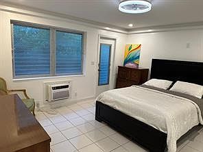 3rd image of 1004 Pennsylvania Avenue #3