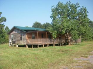 9812 Poppy Dr, Moss Point, MS 39562