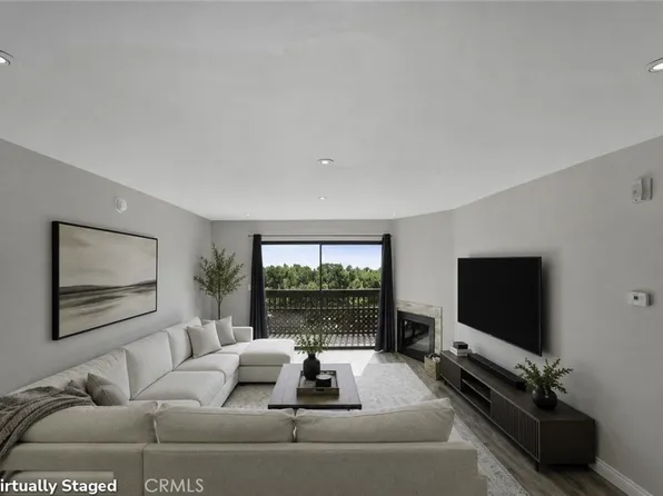 22100 Burbank Blvd Unit 333D, Woodland Hills, CA 91367