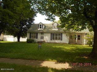 313 E Vermont Ave, White Pigeon, MI 49099