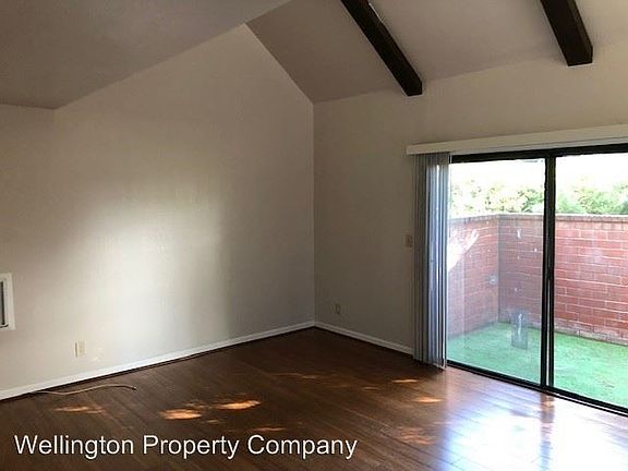2nd image of 2032 Ascot Dr APT E