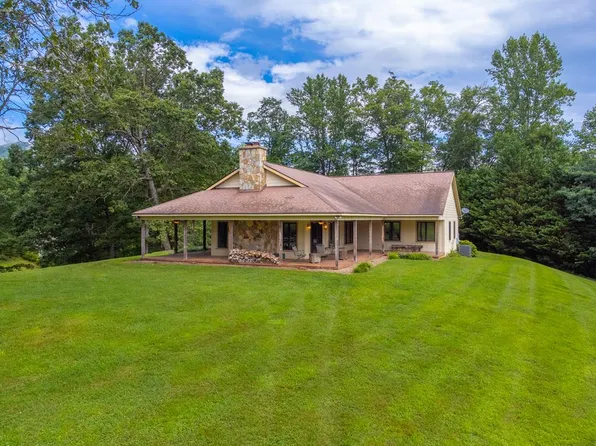 366 Younce Creek Rd, Franklin, NC 28734