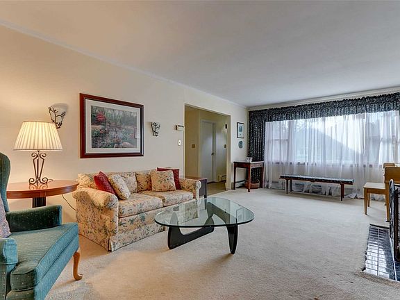 2nd image of 27 Linden St