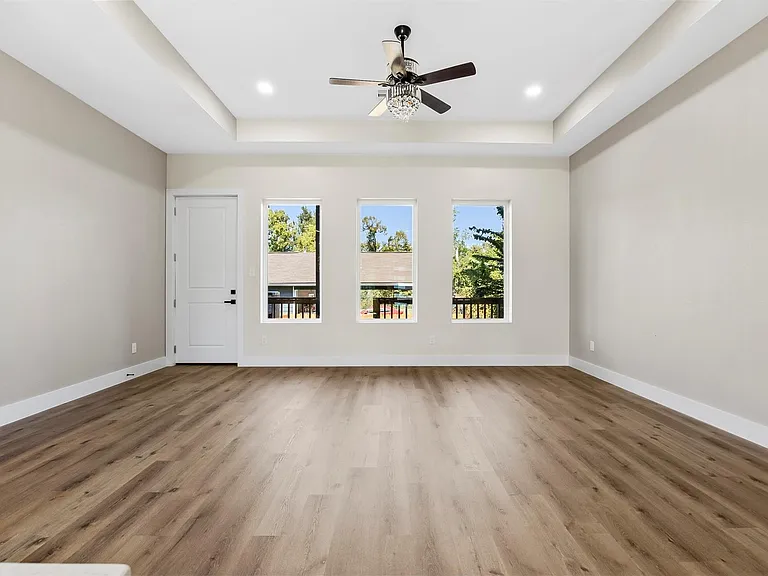 5949 Collingsworth St — Photo 13