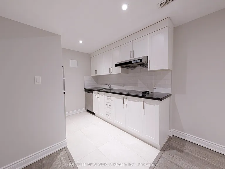 10 Dixon Ave #LOWER — Photo 1