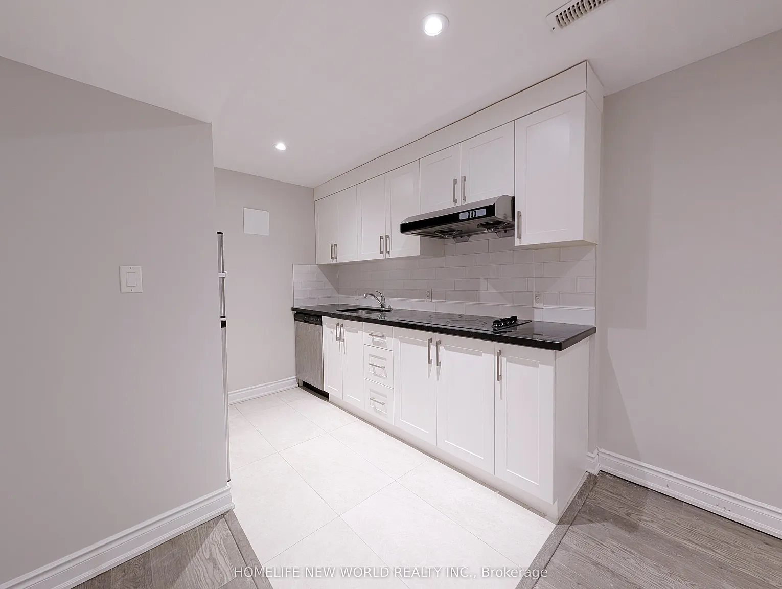 10 Dixon Ave photo 1