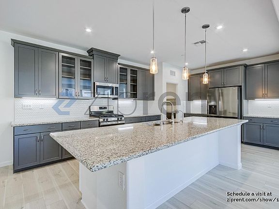 4th image of 1072 Luna Dr