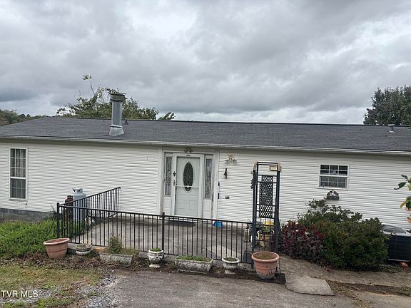5th image of 83 Hazel Osborne Rd