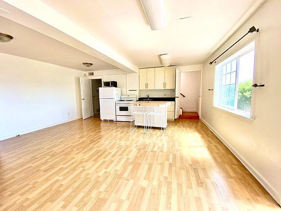 5th image of 367 Joost Ave #3