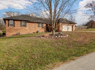 552 S Hickory Dr, Springfield, MO 65809