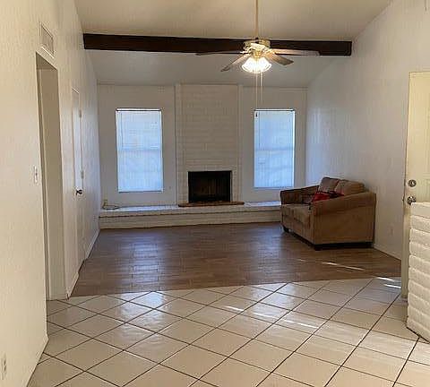 3rd image of 3535 E Glen Dr