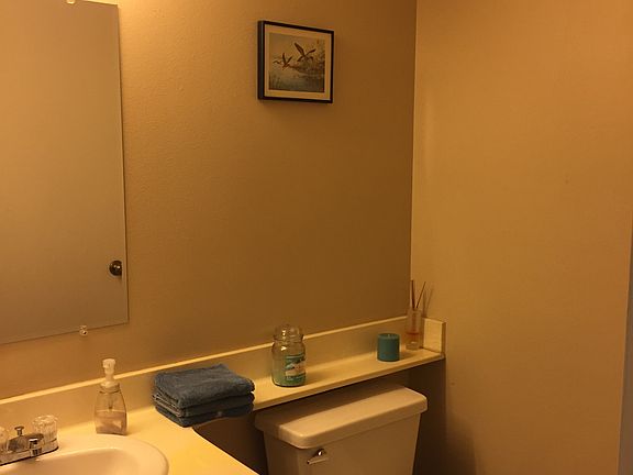 5th image of 122 E Pearl St