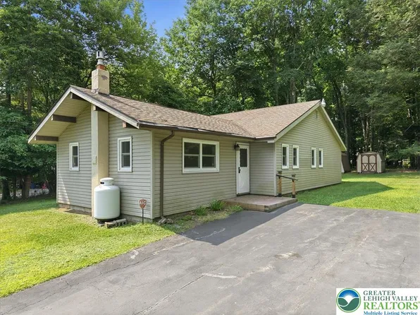 118 Wild Cherry Rd, East Stroudsburg, PA 18301