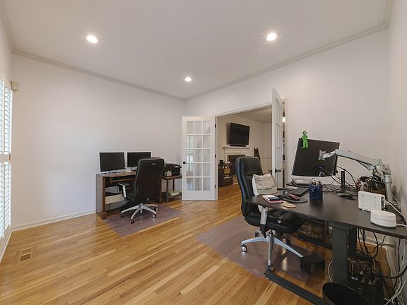 5th image of 1190 Glenbrook Dr