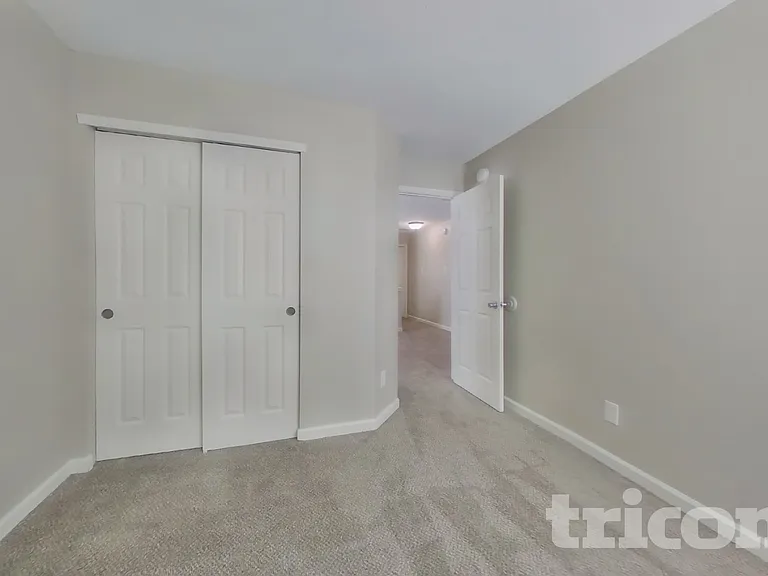 4525 Connaught East Dr — Photo 10
