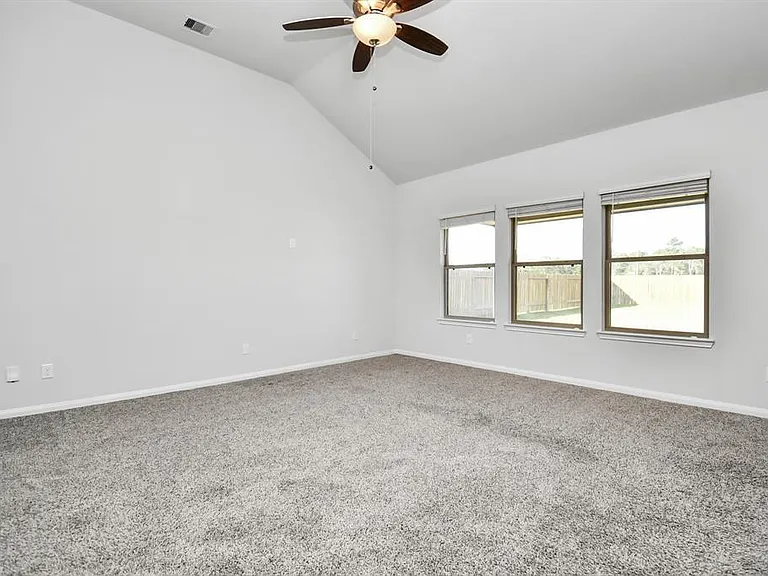 11028 Patriot Ct — Photo 6