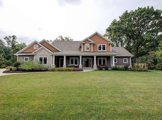 15105 Froedtert Dr, Elm Grove, WI 53122