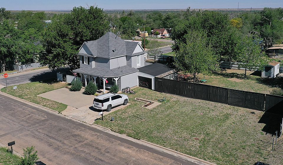 301 Hobart Ave, Canadian, TX 79014 Zillow