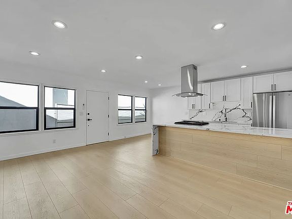 4th image of 926 N Spaulding Ave APT 2