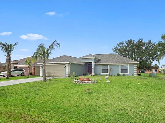 3rd image of 423 Windermere DR