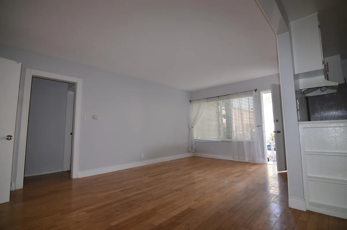 Building Photo - 5942 Barton Ave #1