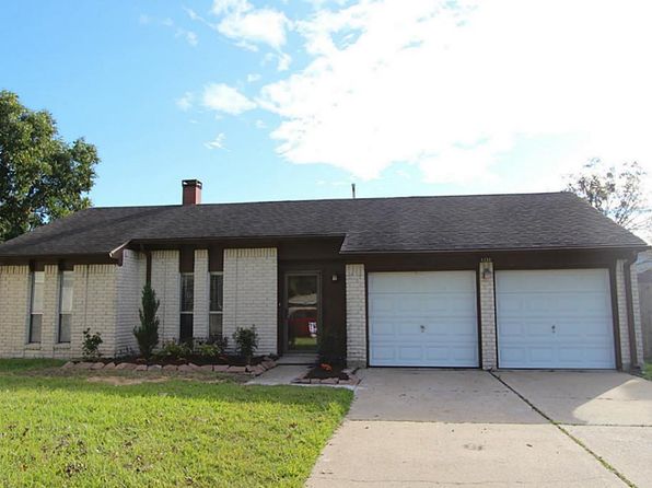 4330 Maple Cross Dr