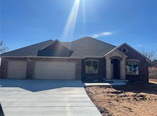 5521 Red Fox Run, Guthrie, OK 73044