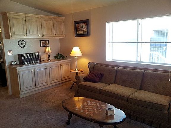 3rd image of 2020 Champagne Cir