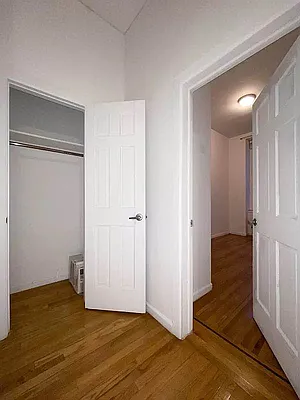 Rented by City Connections Realty | media 15