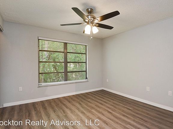 5th image of 1860 Phillippi Shores Dr APT 6A