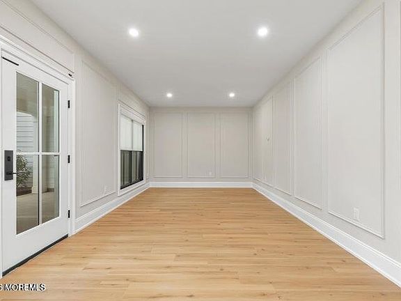 4th image of 2113 River Road #D