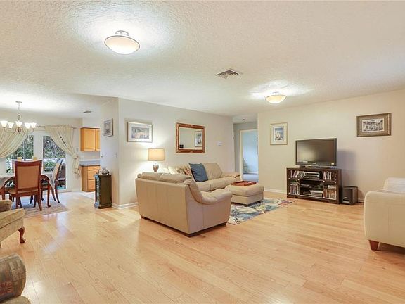 2nd image of 948 NE Kubin Ave