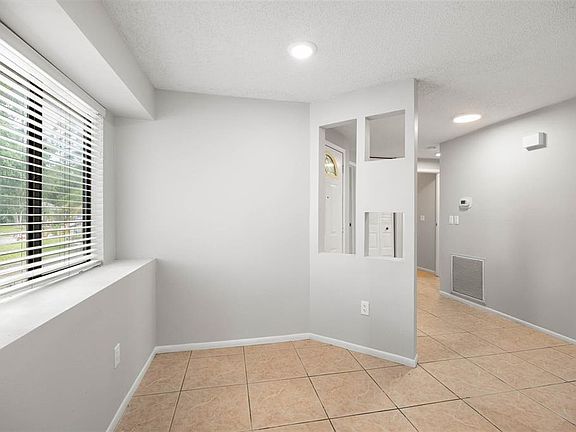 4th image of 627 TIMBER BAY CIRCLE W