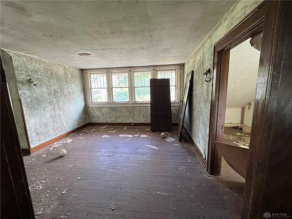 4th image of 2025 Philadelphia Dr