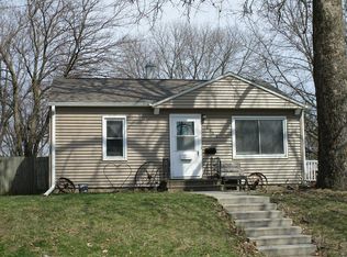 2323 W 7th St, Waterloo, IA 50702