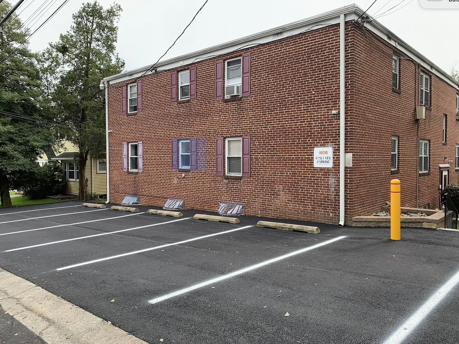 2 bed, 700 sqft, $1,450 — Photo 2