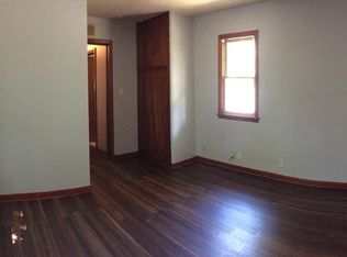 727 W American St, Freeport, IL 61032