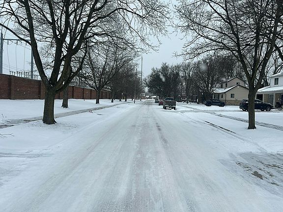 5th image of 18059 Collinson Ave