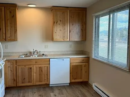 101 E Cascade Ave — Photo 3