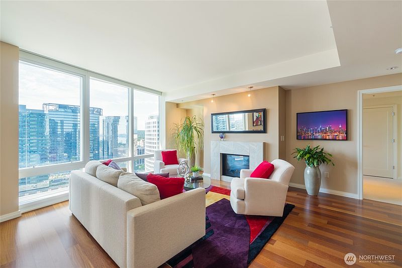 5th image of 500 106th Avenue NE #2803