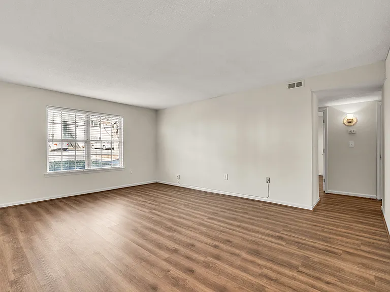 925 Cleveland St #289 — Photo 6