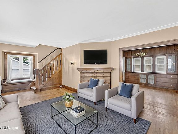 5th image of 216 Dartmouth Dr