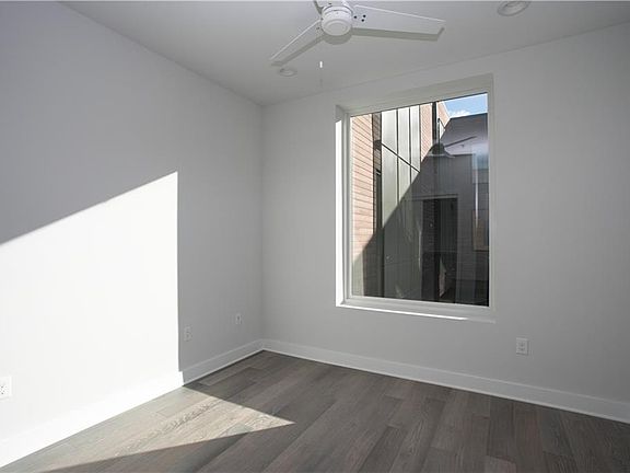 5th image of 1800 E 4th St Unit 250