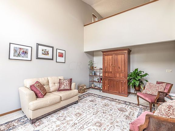 4th image of 49 Highmeadow Dr