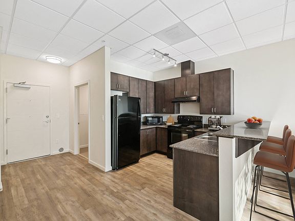 3rd image of 995 N Marine Dr #4135182