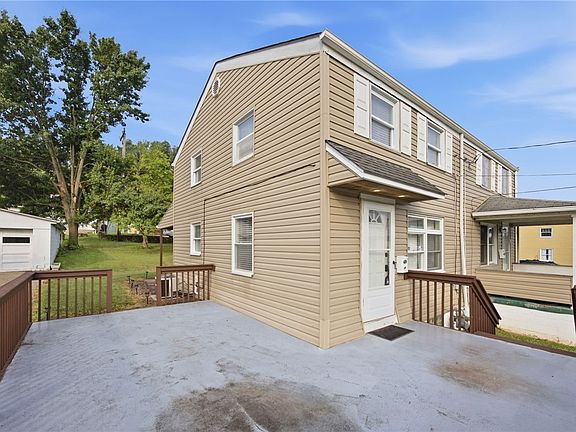 5th image of 321 Cedar St