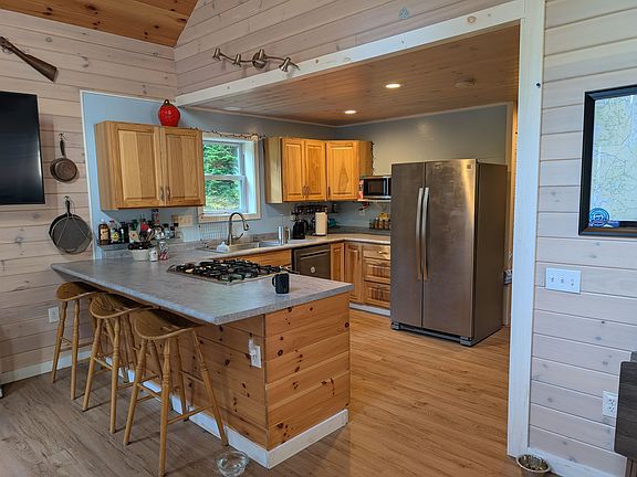 4th image of 172 Covered Bridge Road
