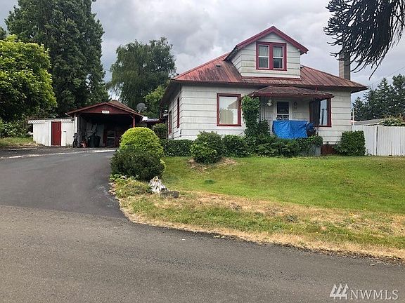 2nd image of 160 Alder St