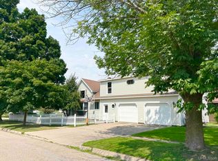 302 Saginaw St, Norway, MI 49870