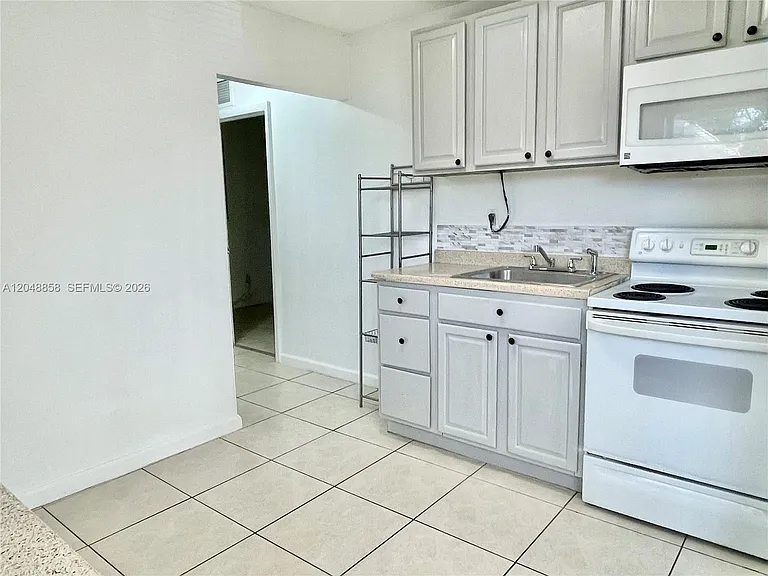 428 NW 16th Ave #2 — Photo 7